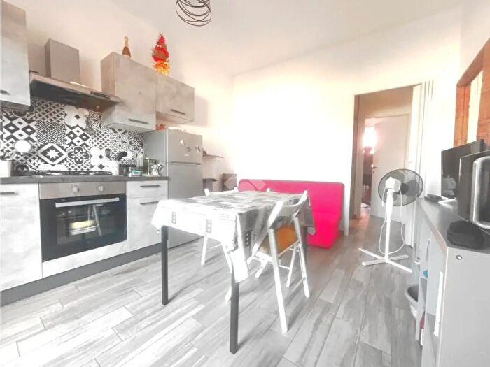 Appartamento trilocale in vendita in Via Francesco Lomonaco, Pavia