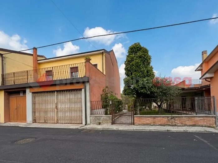 Casa con 9 locali in vendita in Via Porto, San Giovanni Lupatoto