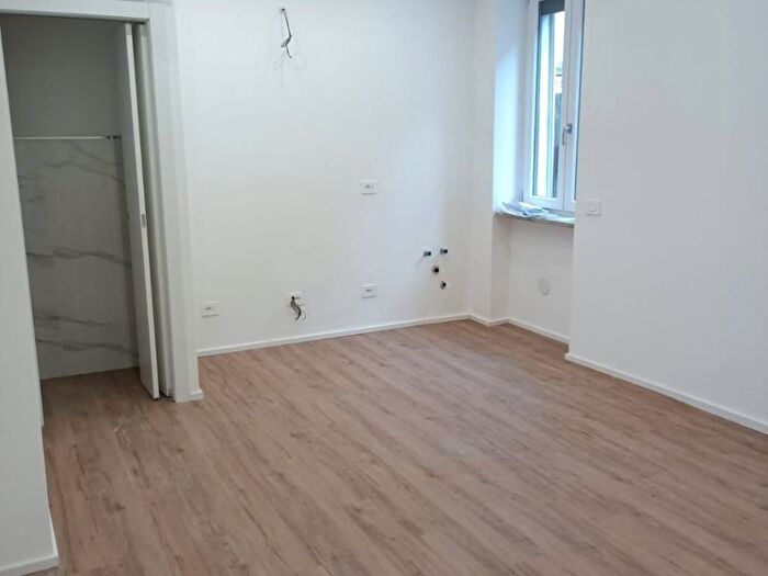 Appartamento bilocale in affitto in Via Camillo Benso di Cavour, Centro, Agrate Brianza
