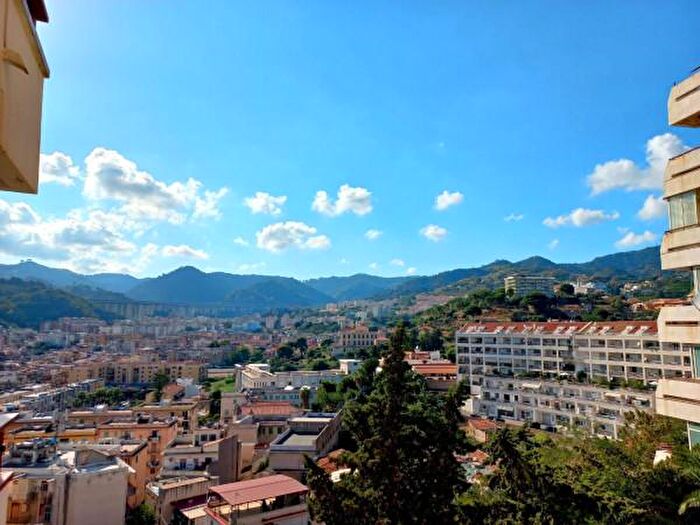 Appartamento quadrilocale in vendita in Salita Ogliastri, Messina