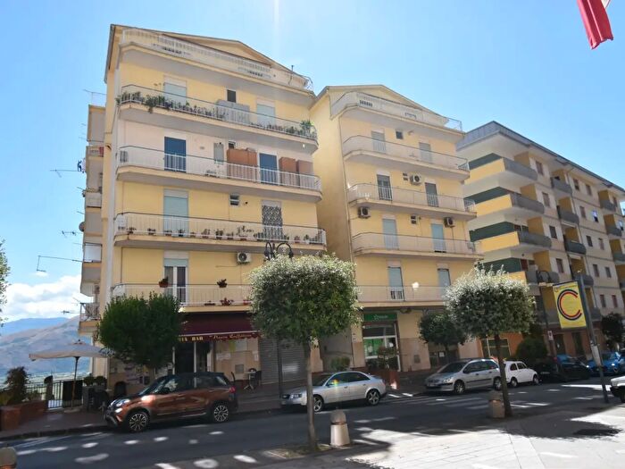 Appartamento con 6 locali in vendita in Via Mezzacapo, Sala Consilina