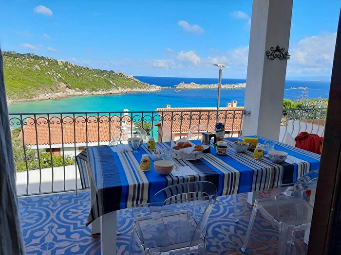 Appartamento con 6 locali in vendita in Via Torino, Santa Teresa Gallura