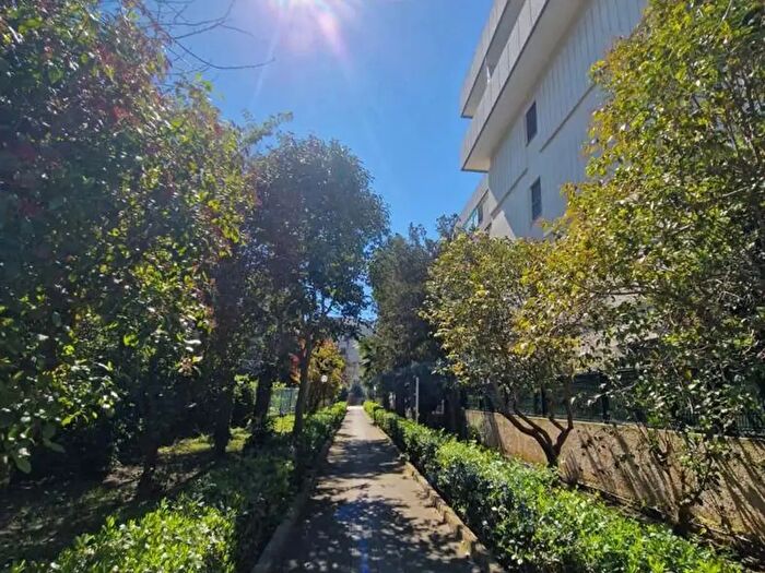 Appartamento quadrilocale in vendita in Viale Francia, Brindisi