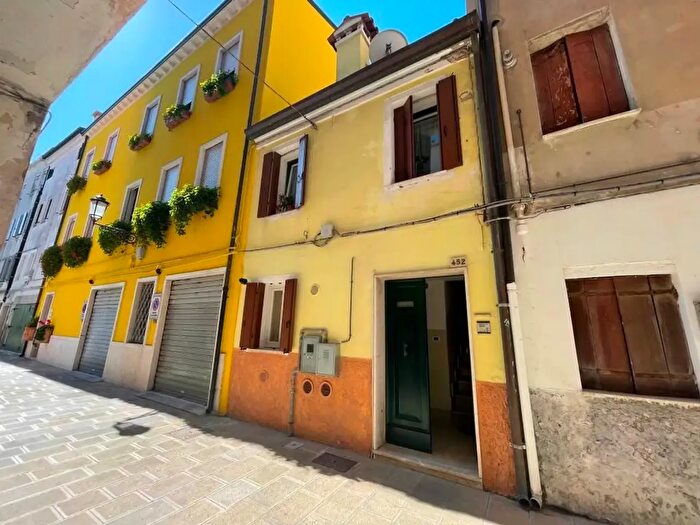 Appartamento trilocale in vendita in Calle San Nicolò, Chioggia