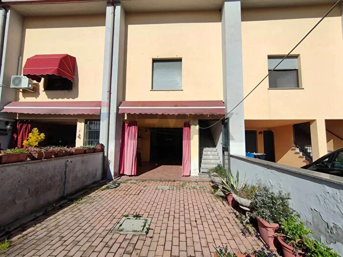 Casa trilocale in vendita in Reggio Pasquali, Tresignana