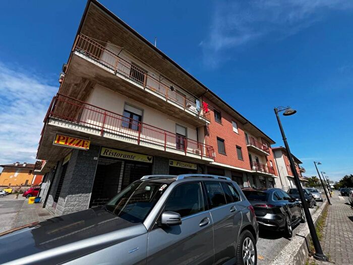Appartamento quadrilocale in affitto in Via Papa Giovanni XXIII, Centro, Morozzo
