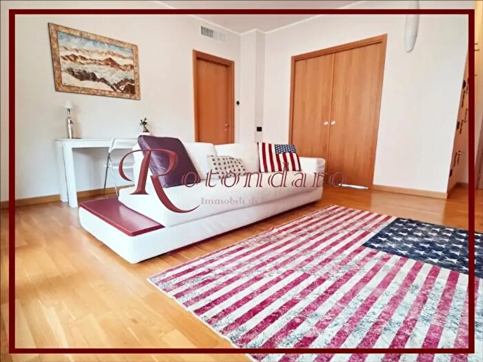 Appartamento trilocale in vendita in Via Bazzana Inferiore, Assago