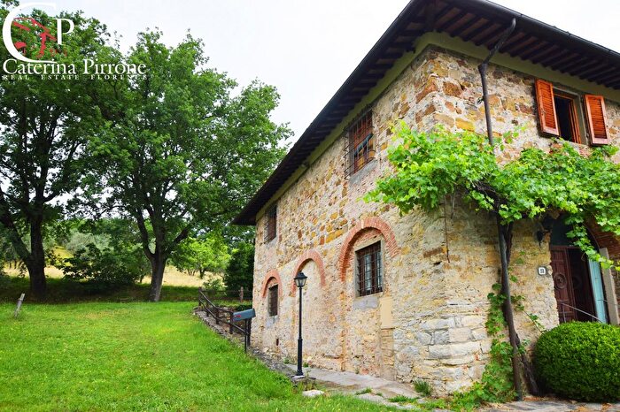 Casa con 10 locali in vendita in Via di Torre, Pontassieve