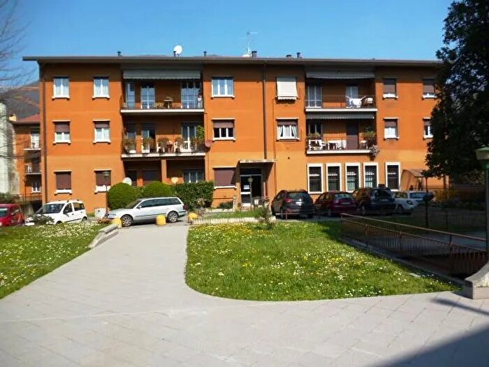 Appartamento con 5 locali in vendita in Via Giovanni XXIII, Nembro
