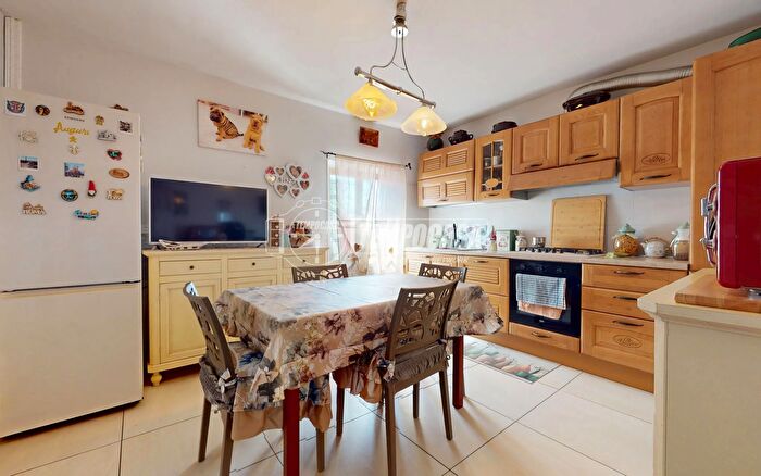 Casa con 5 locali in vendita in Castelfidardo