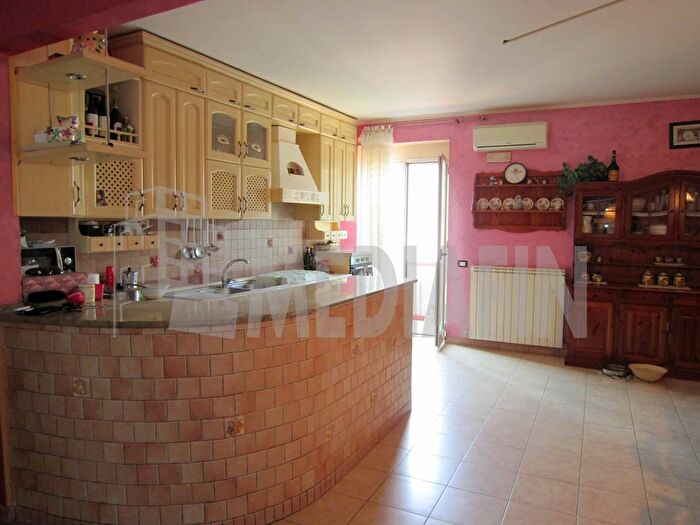 Appartamento quadrilocale in vendita in Via Amalfi, Pietrapaola