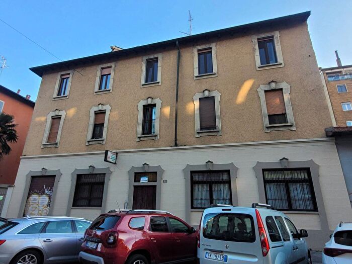 Case in Vendita e in Affitto - 3