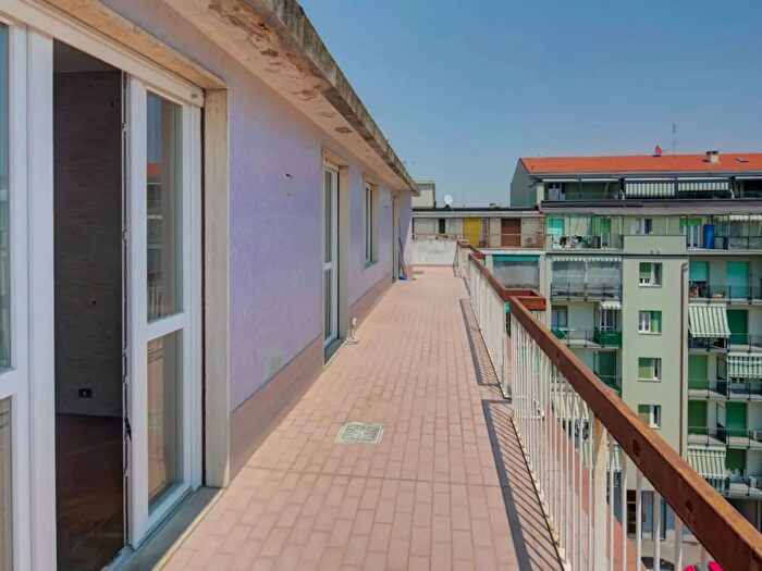 Appartamento quadrilocale in vendita in Via Asuncion, Torino