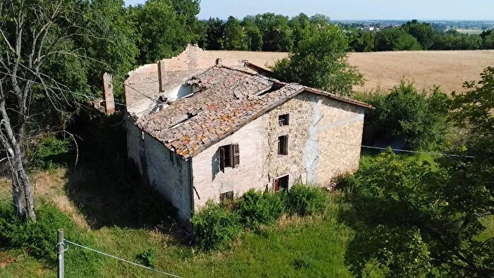 Casa con 8 locali in vendita in Strade dei Pollini, Traversetolo