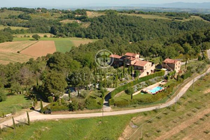 Casa con 6 locali in vendita in Citta Della Pieve