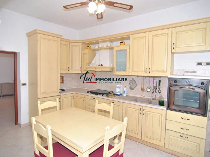 Appartamento trilocale in vendita in Piazza Gavi, Livorno