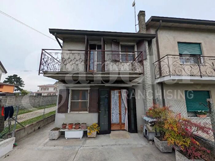 Casa con 6 locali in vendita in Cavarzere Via San Pietro, Cavarzere