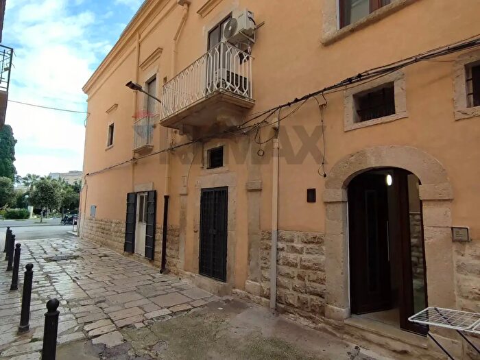 Appartamento quadrilocale in vendita in Vico Domenico Cirillo, Bisceglie