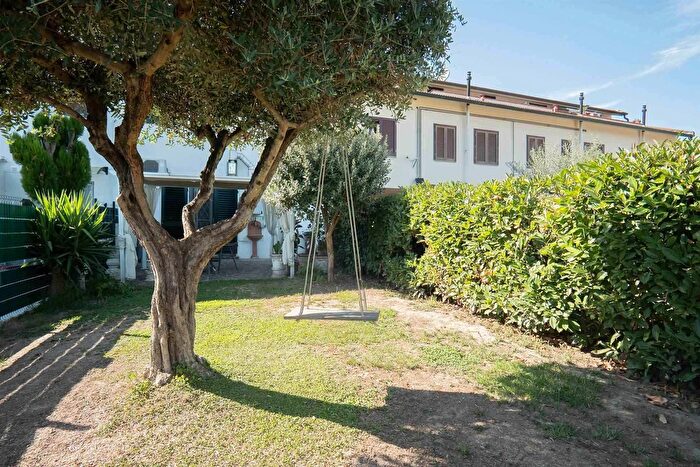 Casa con 5 locali in vendita in Via Rossini, Campi Bisenzio