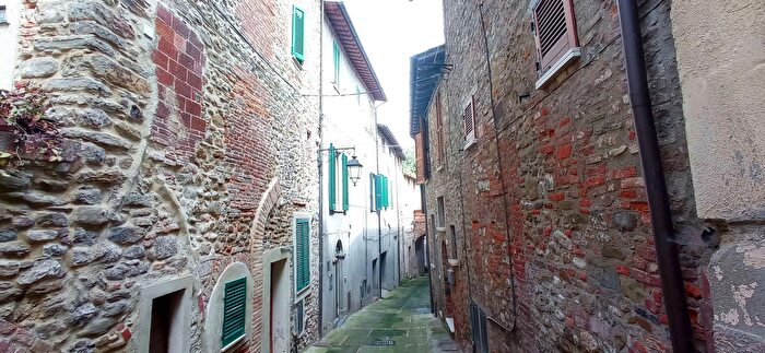 Appartamento quadrilocale in vendita in Via Cavour, Piegaro