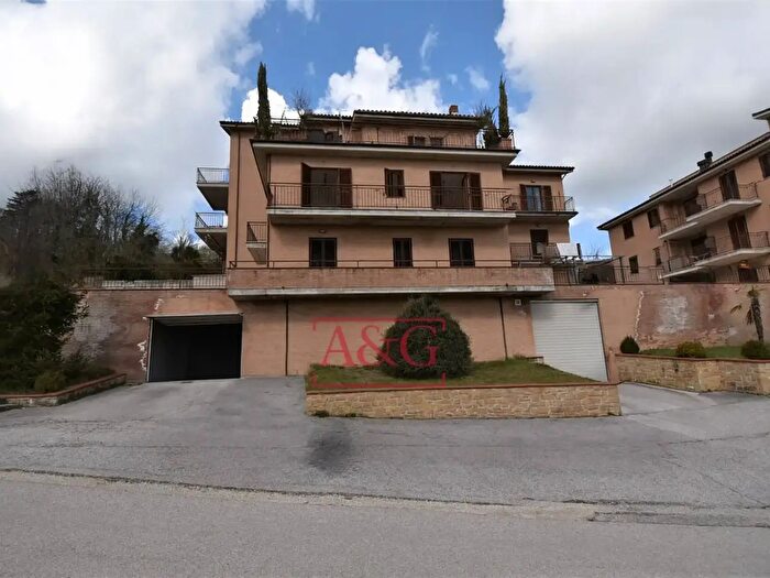 Appartamento quadrilocale in vendita in Via G Puccini, Sarnano