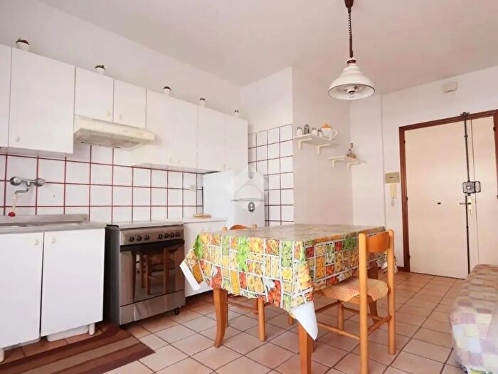 Appartamento trilocale in vendita in Via Cortina, Alba Adriatica