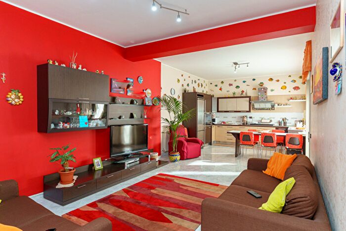 Appartamento con 6 locali in vendita in Via Abramo Lincoln, Misterbianco