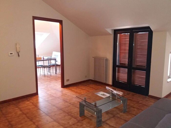 Appartamento trilocale in affitto in Piazza Quattro Martiri, Centro, Carmagnola