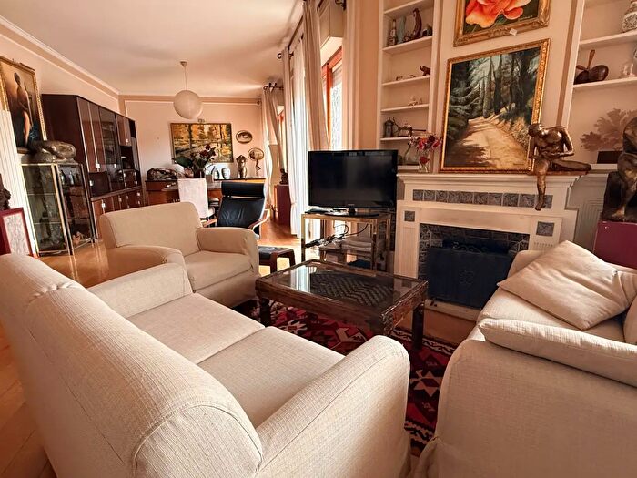 Appartamento con 8 locali in vendita in Perugia