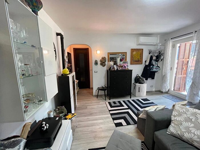 Appartamento trilocale in vendita in Via Domenico Tempesta, Ventimiglia