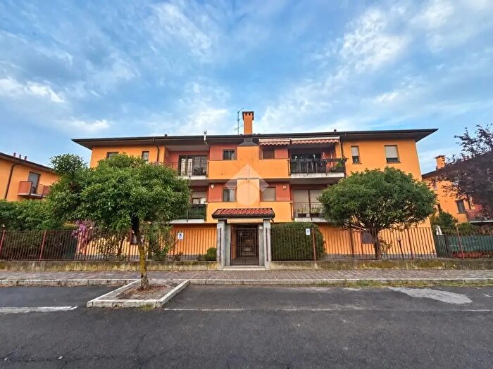 Appartamento trilocale in vendita in Via Don Egidio Manera, Bubbiano