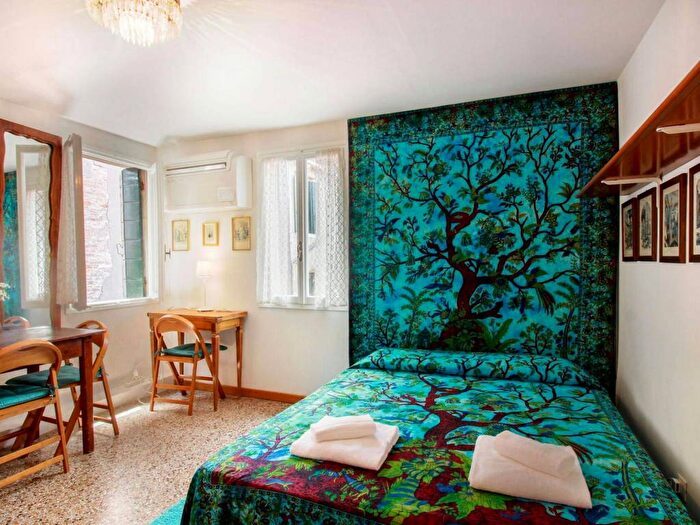 Appartamento monolocale in affitto in Calle Verdi, Santi Apostoli San Canciano, Venezia