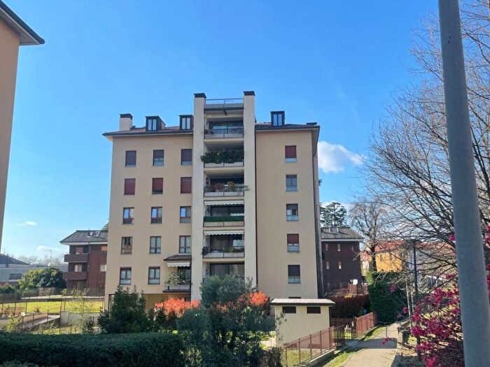 Appartamento trilocale in affitto in Via Emilio De Marchi, Via Lecco Via Bergamo, Monza