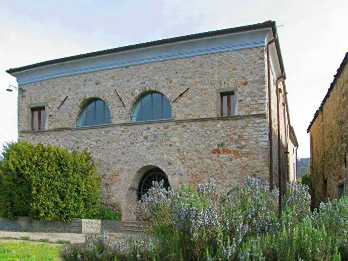 Casa con 12 locali in vendita in Pontremoli