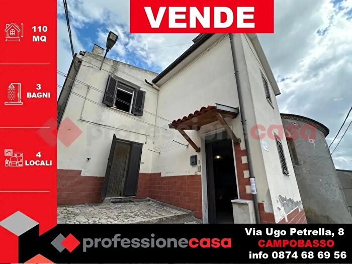 Casa quadrilocale in vendita in Largo Dietro La Chiesa, Tavenna