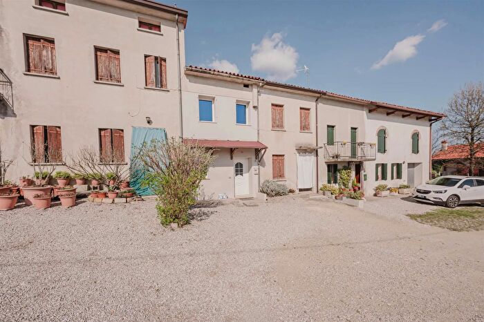 Casa trilocale in vendita in Colle Umberto, Colle Umberto