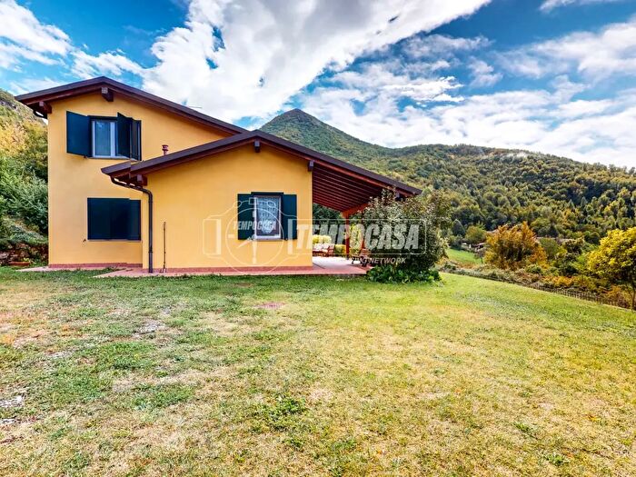 Casa con 5 locali in vendita in Grizzana Morandi