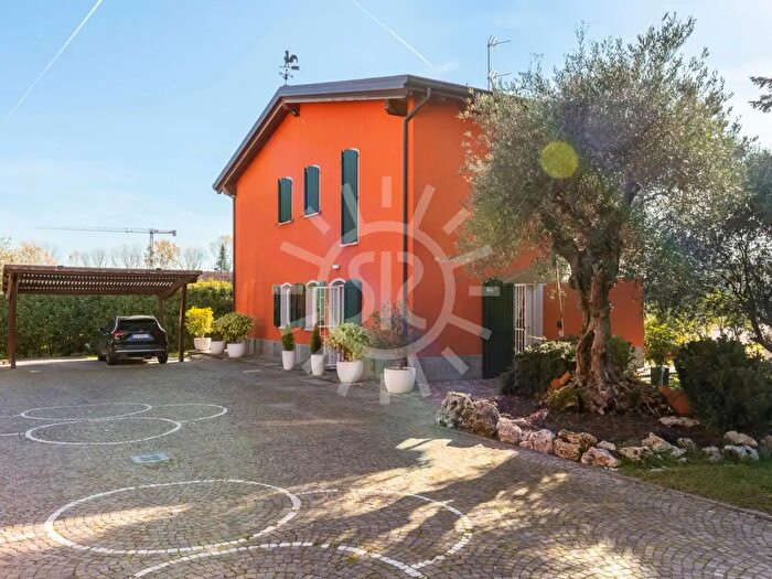 Appartamento con 5 locali in vendita in Bologna