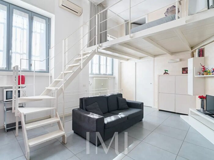 Appartamento trilocale in vendita in Via Giulio Carcano, Milano