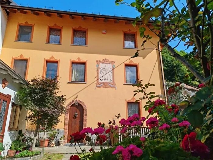 Casa trilocale in vendita in Via Gabotto Locarno Roccapietra Varallo Cellio con Breia Vercelli Piemonte Italia, Varallo