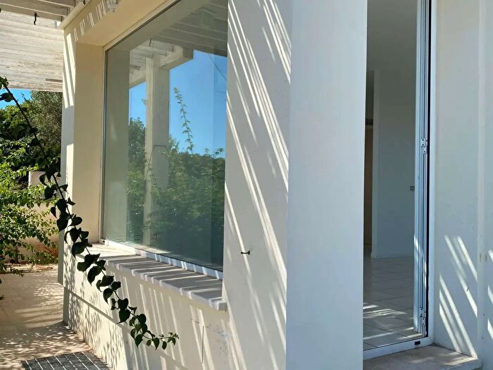 Casa con 8 locali in vendita in Pula