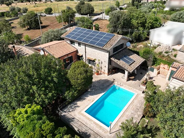 Casa con 6 locali in vendita in Modica