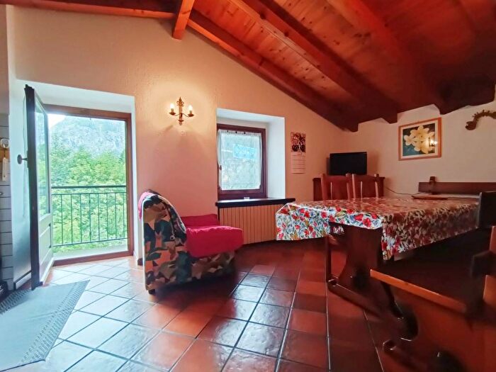 Appartamento trilocale in affitto in Strada della Margherita, Centro, Courmayeur