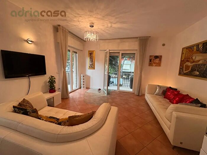 Appartamento trilocale in affitto in Viale Emilia, Riccione