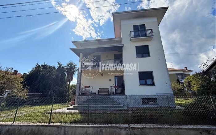 Casa con 5 locali in vendita in Via IV Novembre, Valdengo
