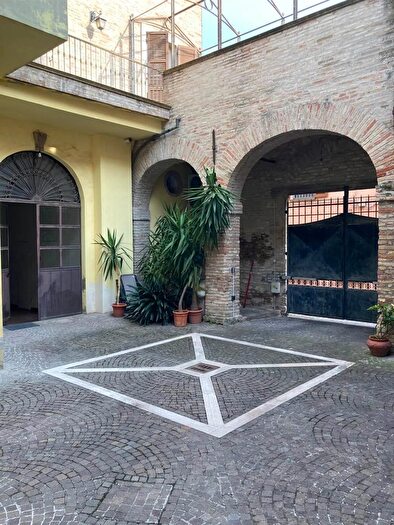 Appartamento con 9 locali in vendita in Fano, Fano