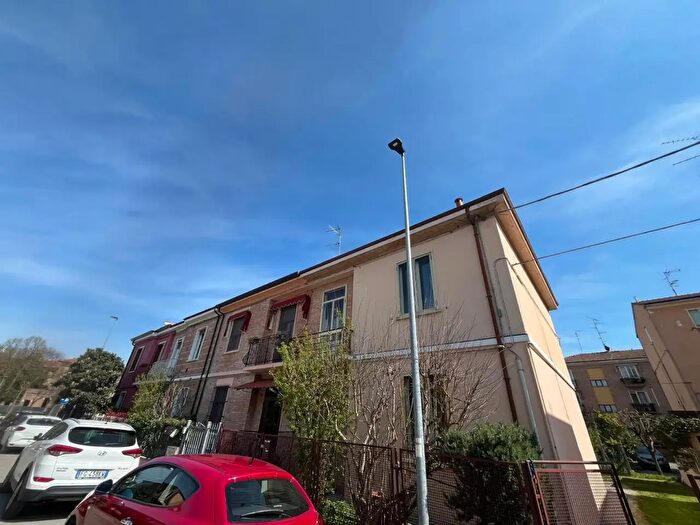 Casa quadrilocale in vendita in Via Manardo, Ferrara