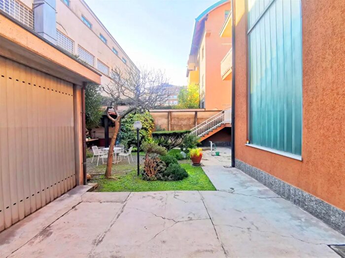 Case in Vendita e in Affitto - 3