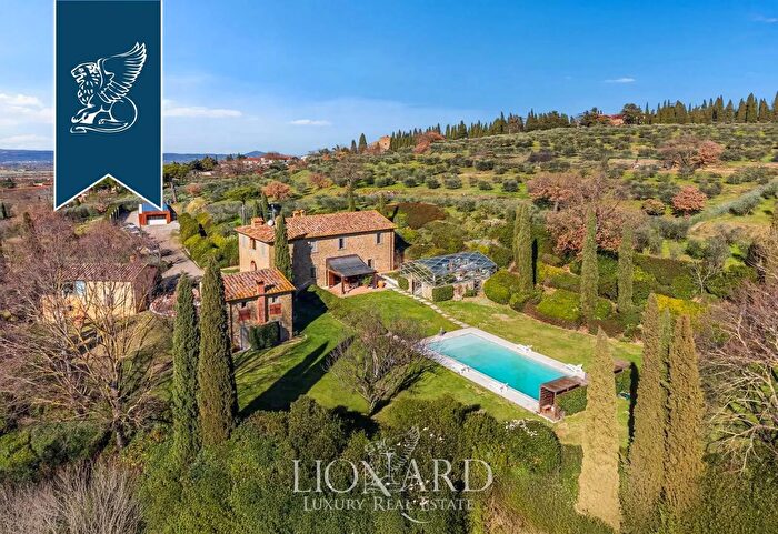 Casa con 5 locali in vendita in Arezzo