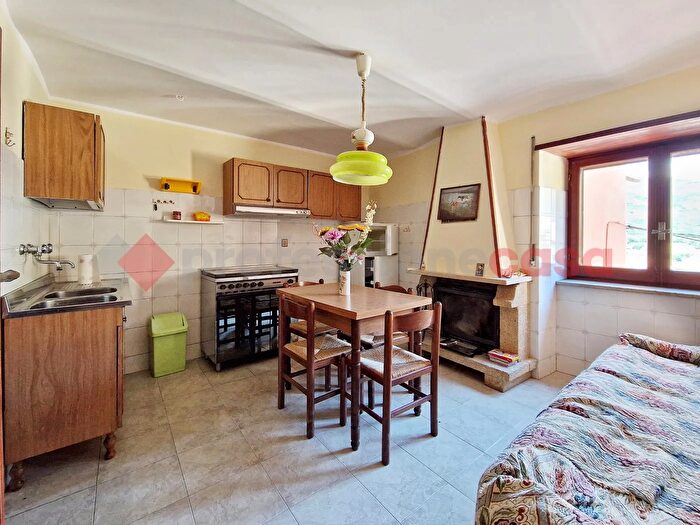 Casa trilocale in vendita in Largo Capolitto Snc, Tornimparte